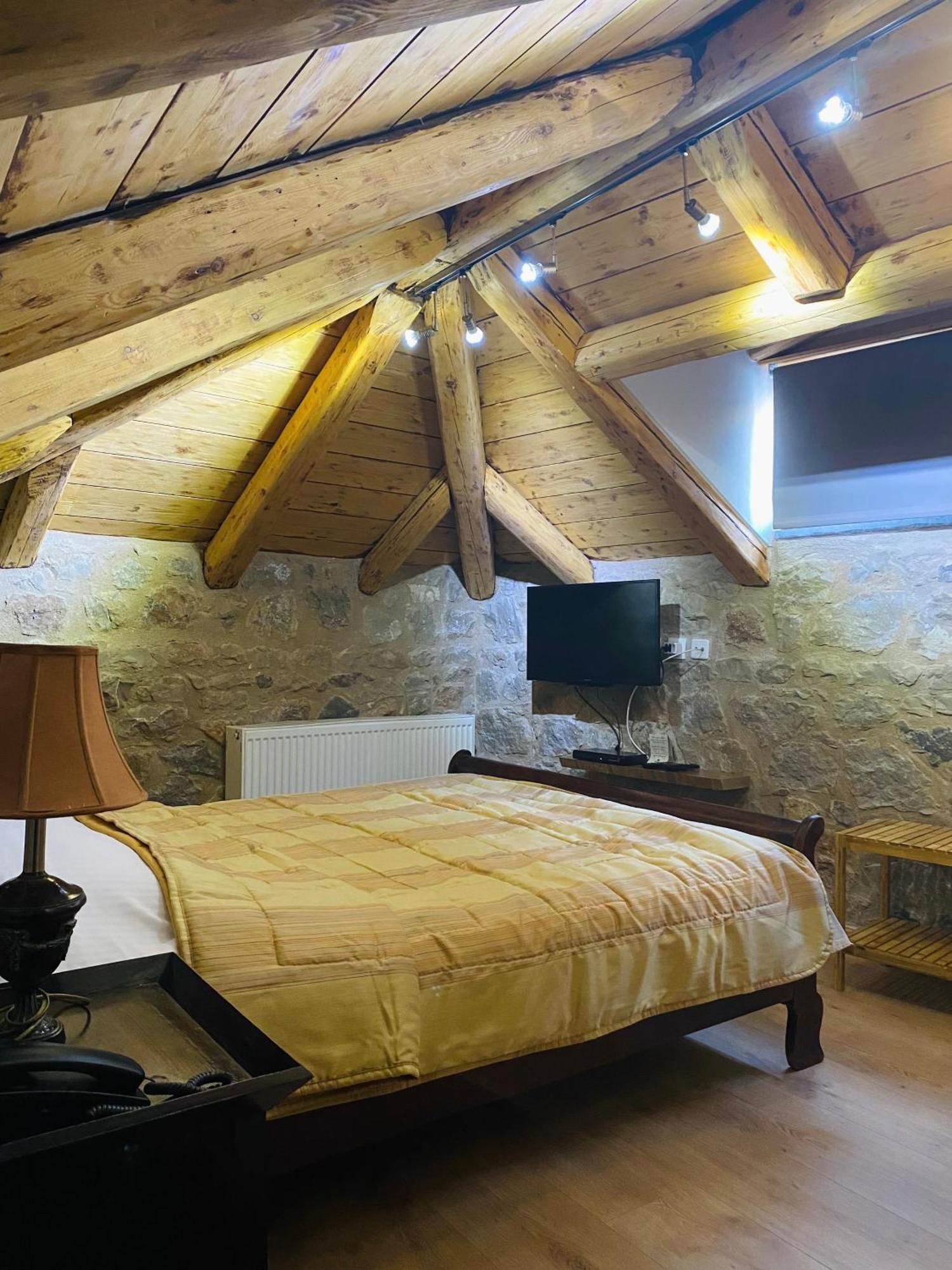 Alexandros Guesthouse Arachova Bagian luar foto