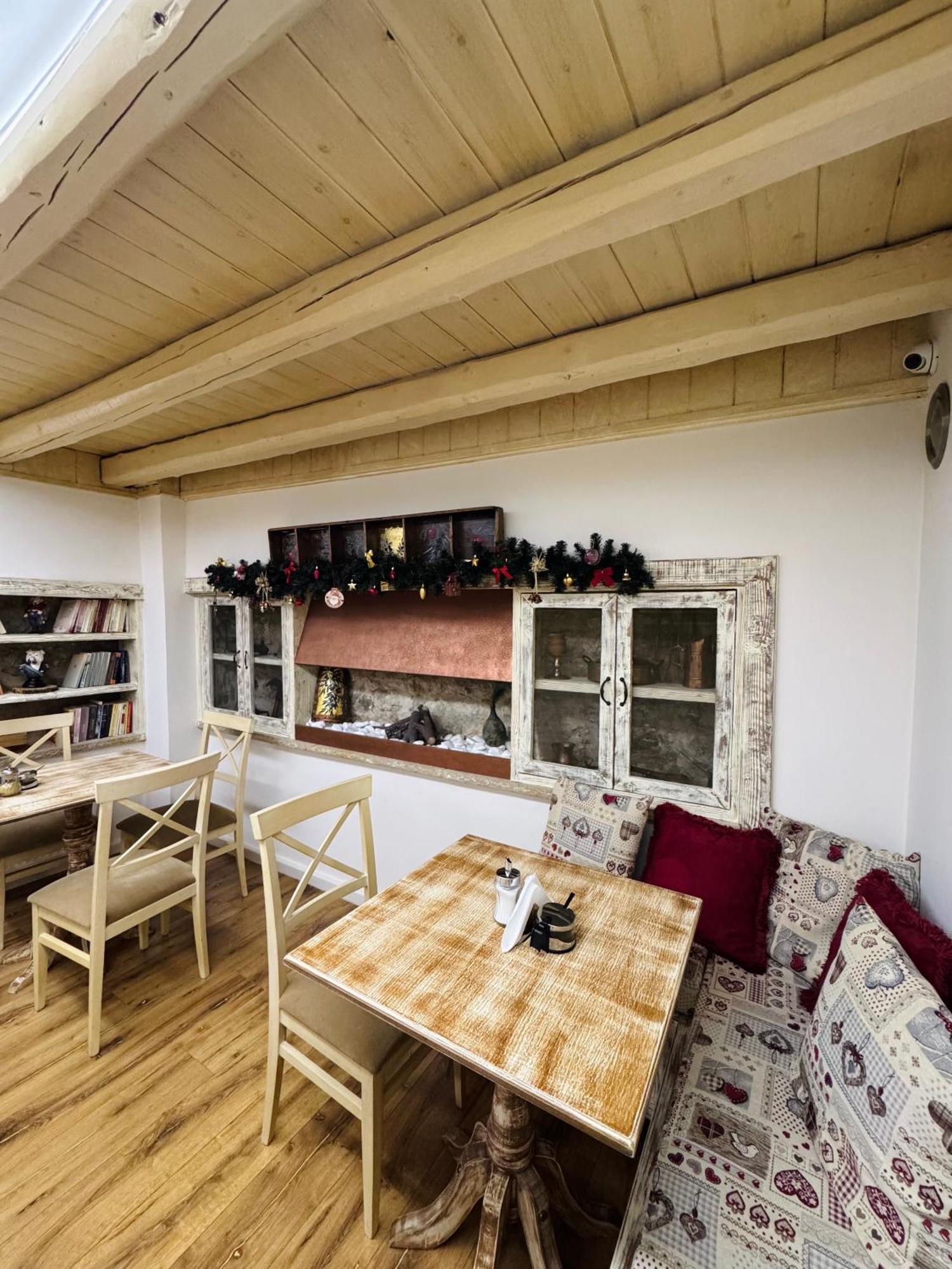 Alexandros Guesthouse Arachova Bagian luar foto