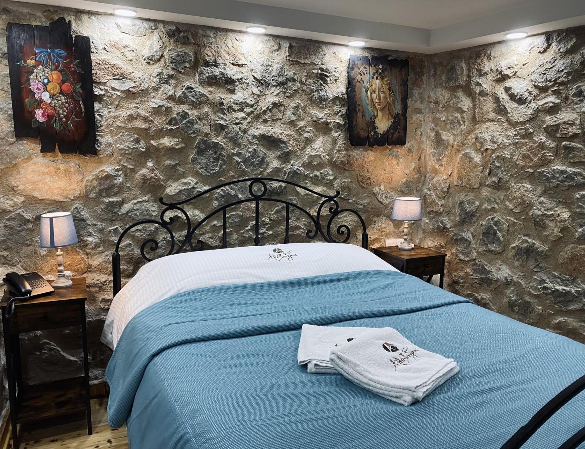 Alexandros Guesthouse Arachova Bagian luar foto