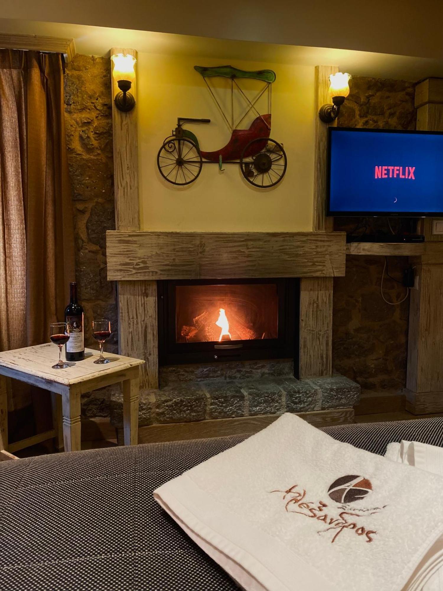 Alexandros Guesthouse Arachova Bagian luar foto