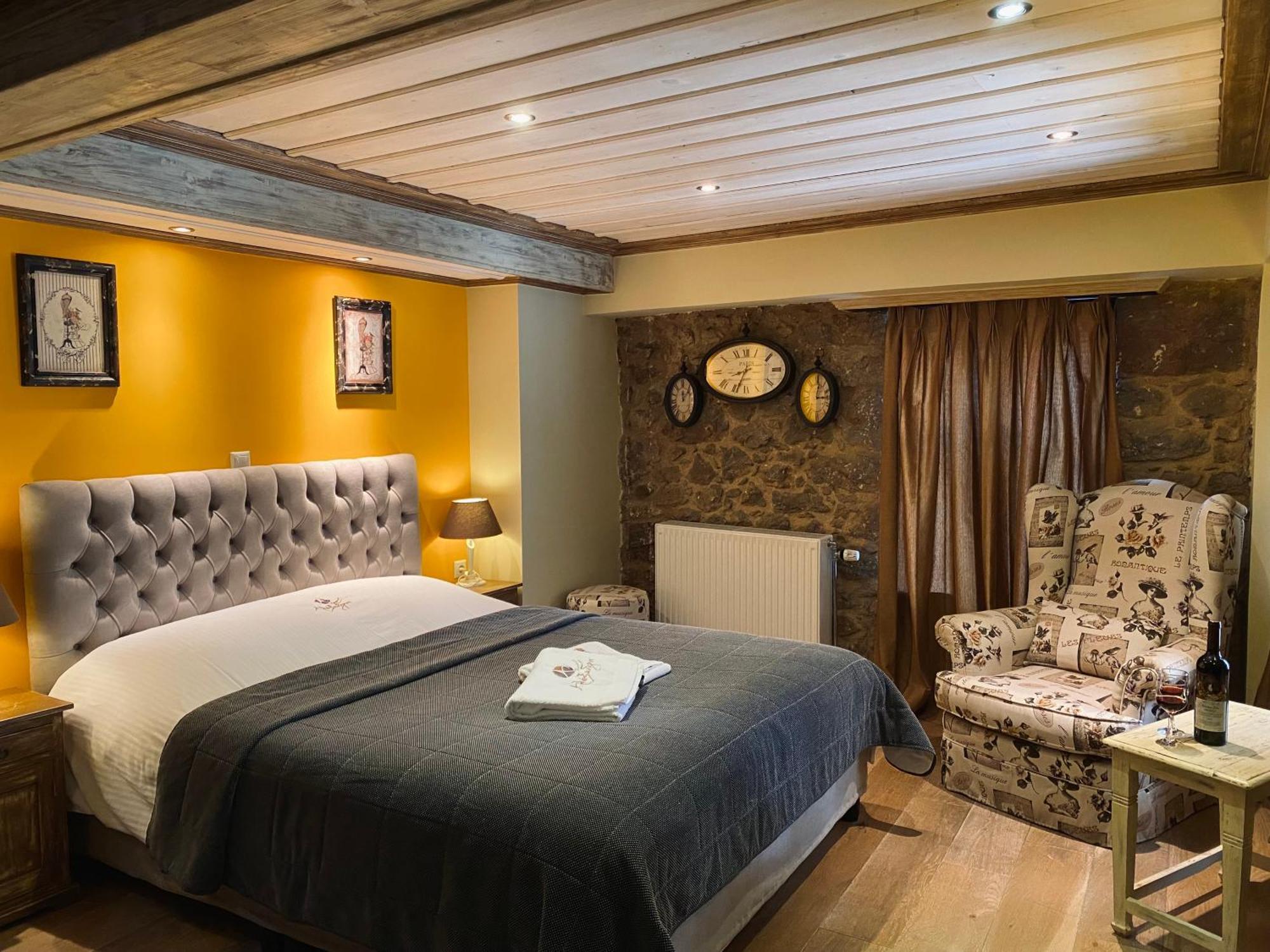 Alexandros Guesthouse Arachova Bagian luar foto