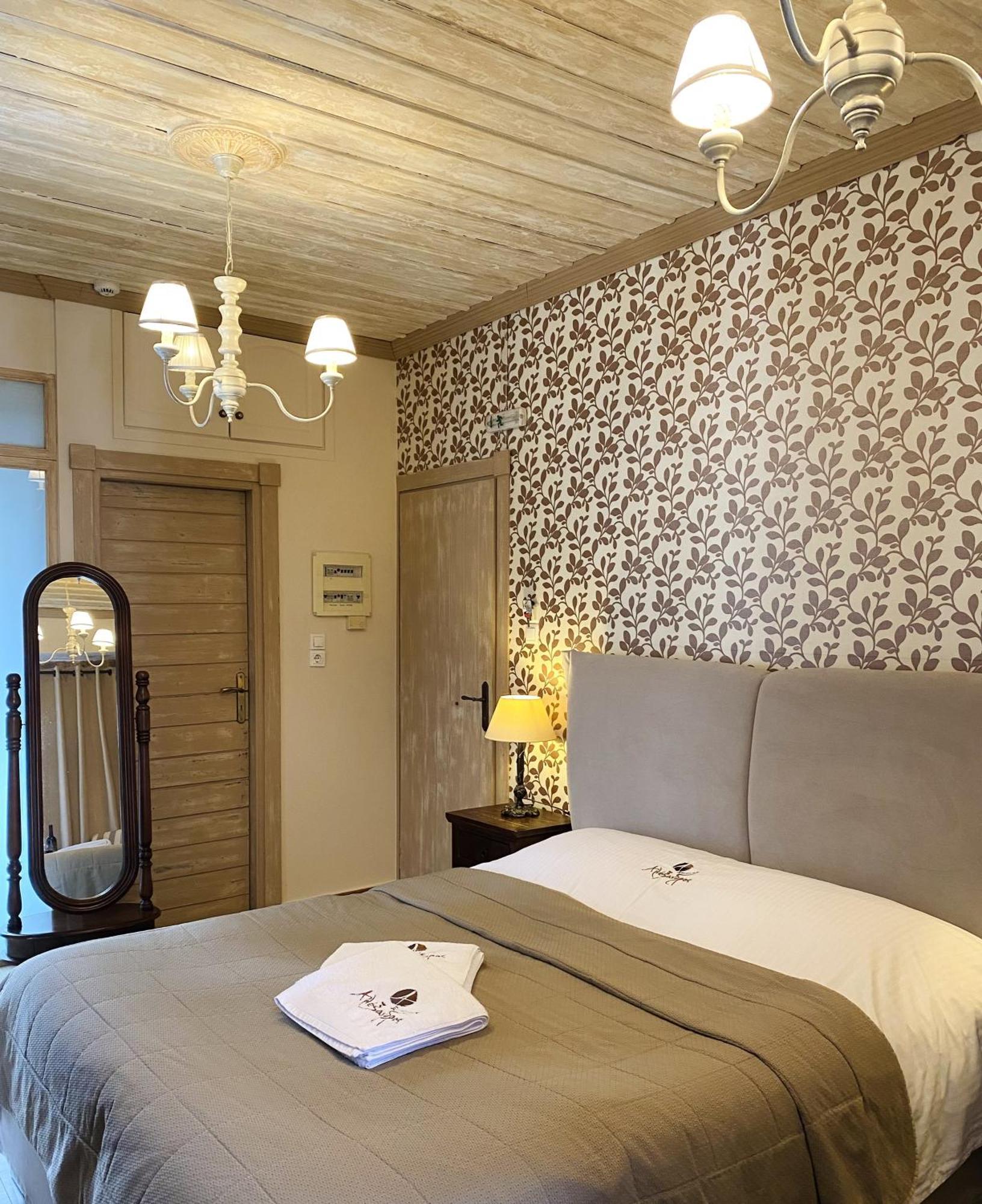 Alexandros Guesthouse Arachova Bagian luar foto